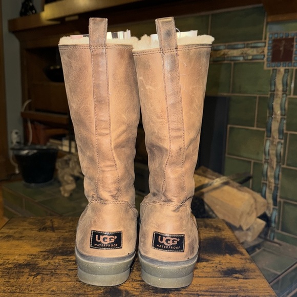 Ugg Arquette waterproof leather duck boot sz. 10 - Picture 3 of 11